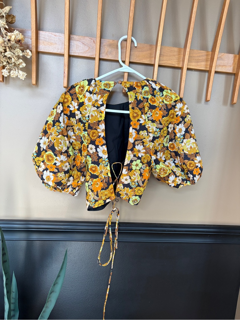 Top Shop Floral Puff Sleeve Crop Top in Yellow and Black Size 8 - Picture 5 of 6